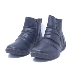 Clarks Collection CarolineOrchid Ankle Boot, Black Leather, 9.5 Wide US